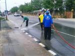 การล้างถนนสายหลักเทศบาลตำบลแวงใหญ่