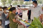 ปลัดเทศบาลตำบลแวงใหญ่ ลงพื้นที่ตลาดสด เพื่อประชาสัมพันธ์ มาต